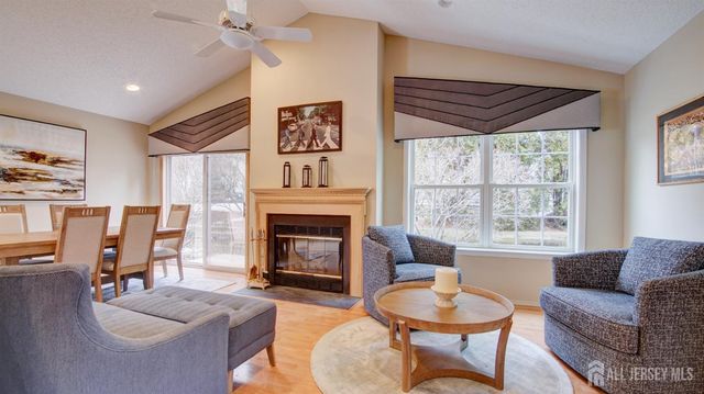 20 Abraham Lincoln Court, Monroe, NJ 08831