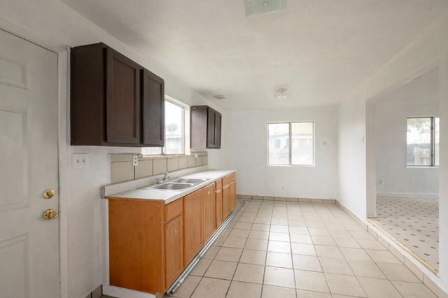 424 Morton Avenue, Sanger, CA 93657