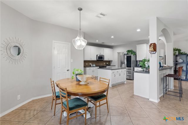 113 Las Brisas Boulevard, Seguin, TX 78155