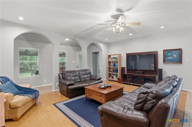 113 Las Brisas Boulevard, Seguin, TX 78155