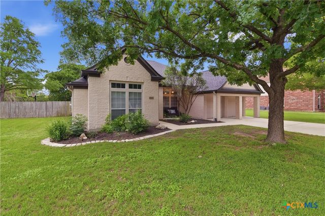 113 Las Brisas Boulevard, Seguin, TX 78155