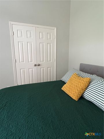113 Las Brisas Boulevard, Seguin, TX 78155
