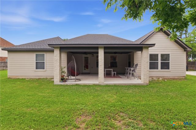 113 Las Brisas Boulevard, Seguin, TX 78155