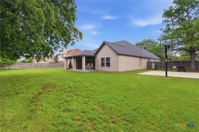 113 Las Brisas Boulevard, Seguin, TX 78155