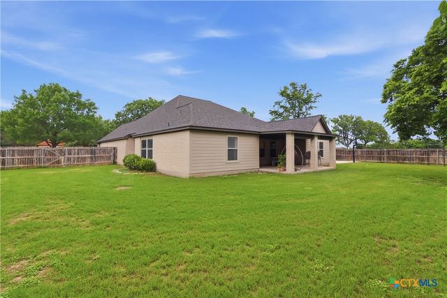 113 Las Brisas Boulevard, Seguin, TX 78155