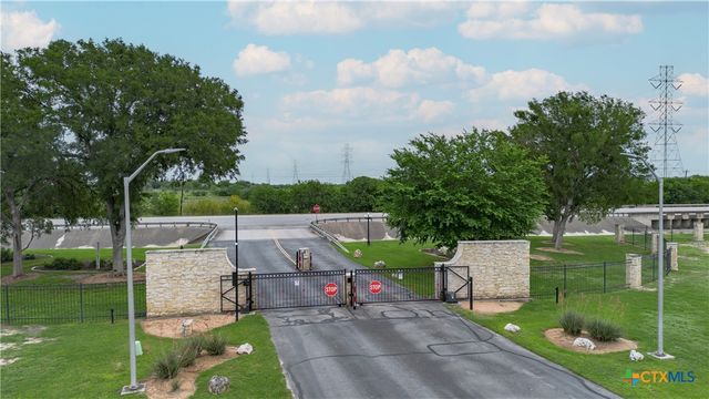 113 Las Brisas Boulevard, Seguin, TX 78155