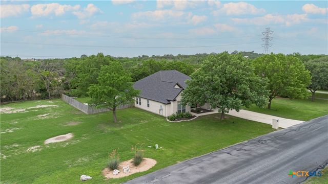113 Las Brisas Boulevard, Seguin, TX 78155