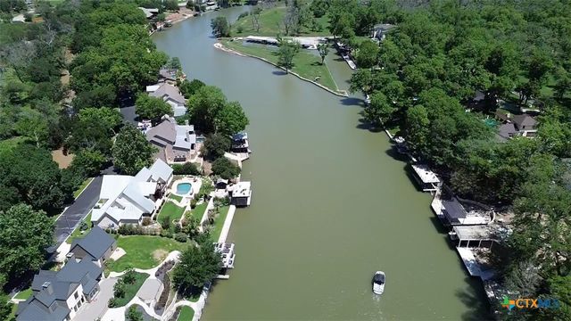 113 Las Brisas Boulevard, Seguin, TX 78155