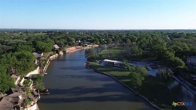 113 Las Brisas Boulevard, Seguin, TX 78155