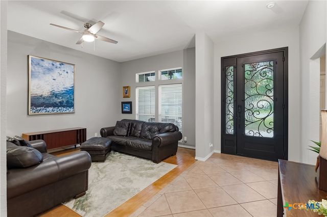 113 Las Brisas Boulevard, Seguin, TX 78155