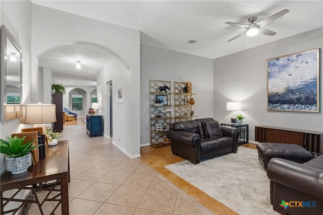 113 Las Brisas Boulevard, Seguin, TX 78155