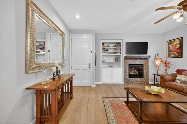 303 Esplanade Cir, Folsom, CA 95630