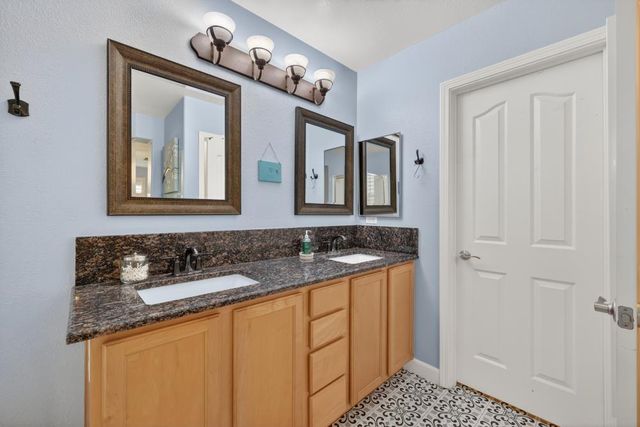 303 Esplanade Cir, Folsom, CA 95630