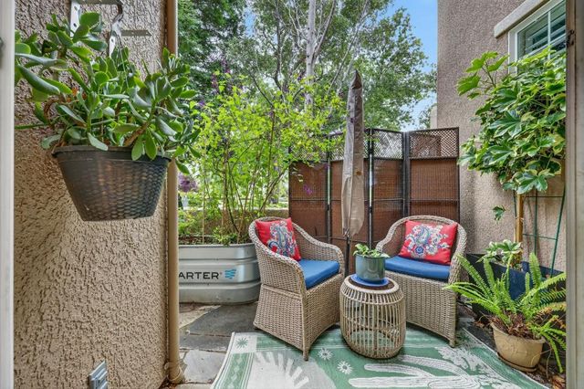 303 Esplanade Cir, Folsom, CA 95630