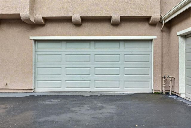 303 Esplanade Cir, Folsom, CA 95630