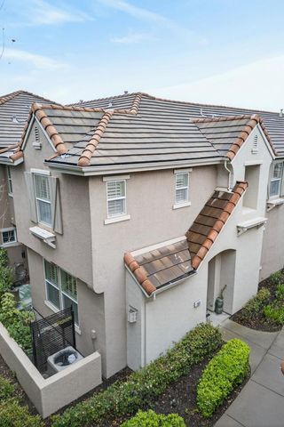 303 Esplanade Cir, Folsom, CA 95630