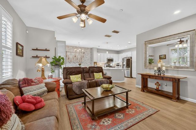 303 Esplanade Cir, Folsom, CA 95630