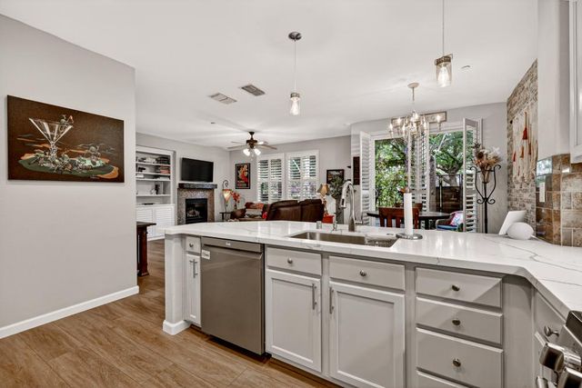 303 Esplanade Cir, Folsom, CA 95630