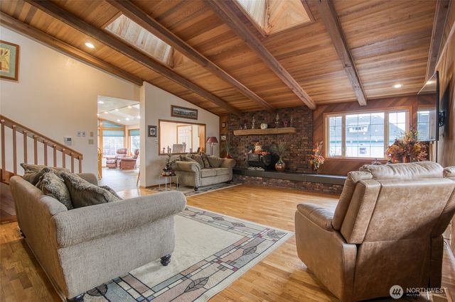 416 N 1st Street, Montesano, WA 98563