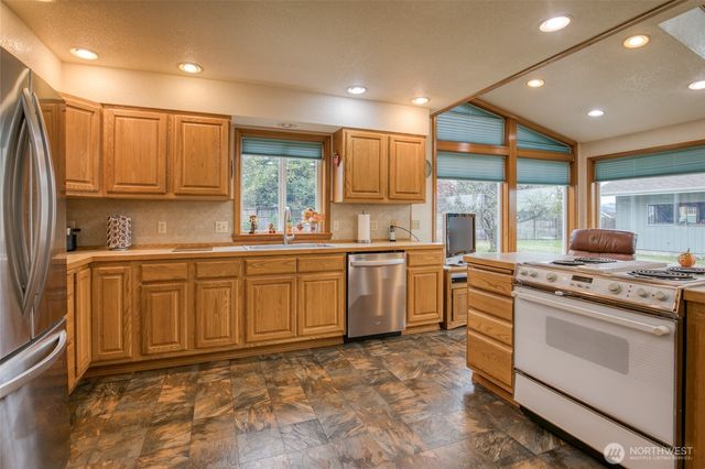 416 N 1st Street, Montesano, WA 98563