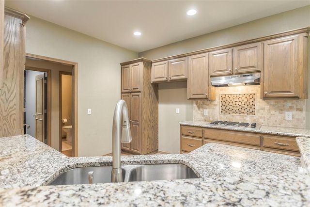 2917 Cedarbend Court, Edmond, OK 73003