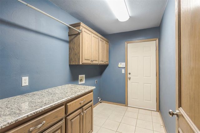 2917 Cedarbend Court, Edmond, OK 73003