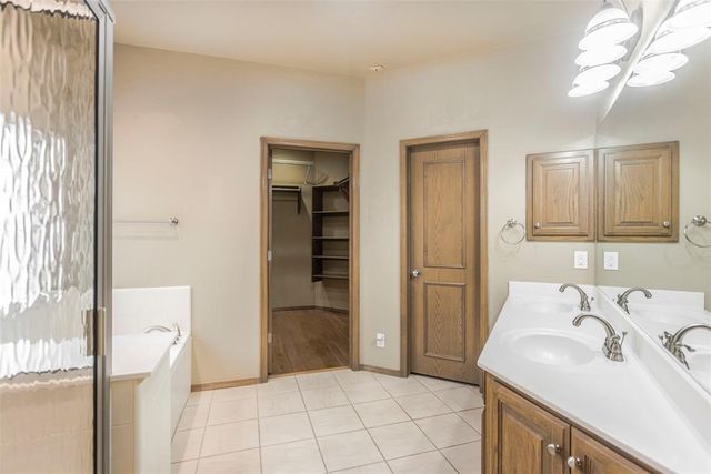 2917 Cedarbend Court, Edmond, OK 73003
