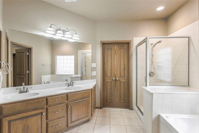 2917 Cedarbend Court, Edmond, OK 73003