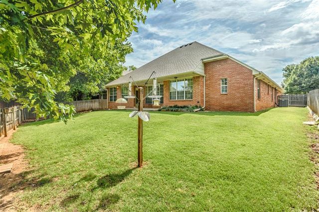 2917 Cedarbend Court, Edmond, OK 73003