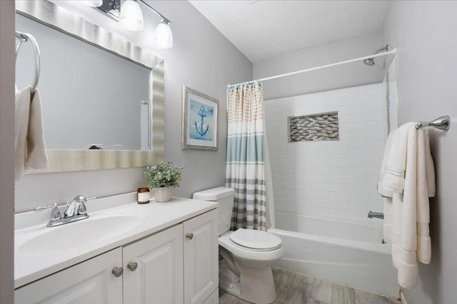 10250 99th Avenue N, Maple Grove, MN 55369