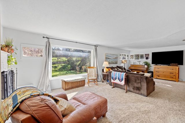 4310 Hussey Dr, Carmichael, CA 95608