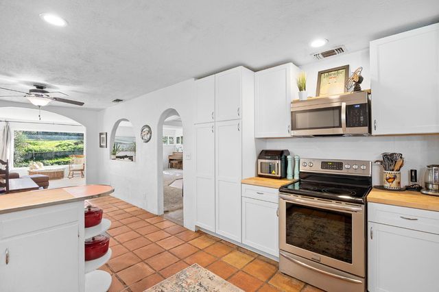 4310 Hussey Dr, Carmichael, CA 95608