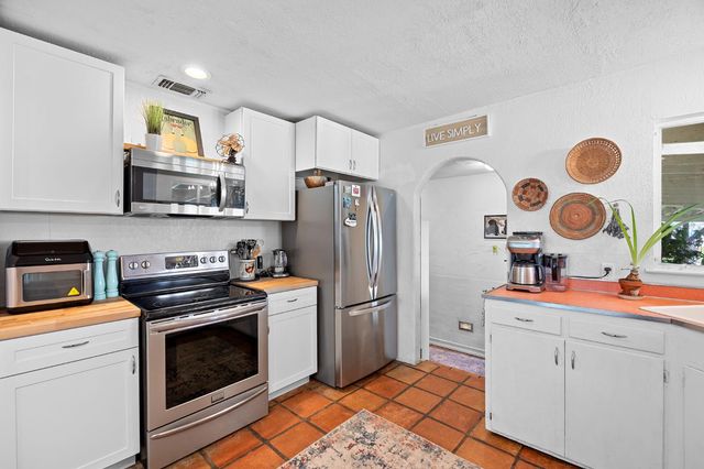 4310 Hussey Dr, Carmichael, CA 95608