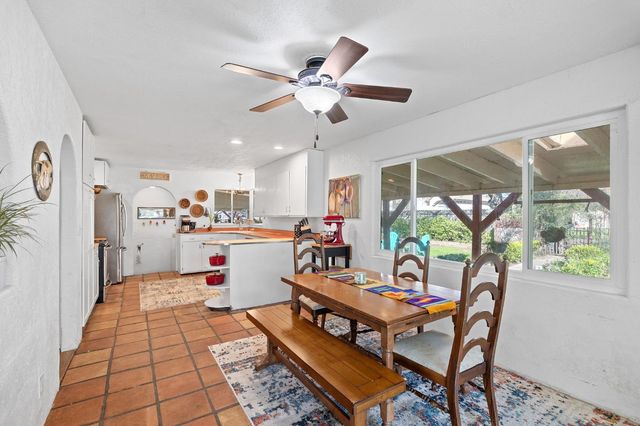 4310 Hussey Dr, Carmichael, CA 95608