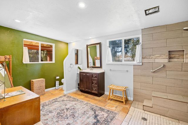 4310 Hussey Dr, Carmichael, CA 95608