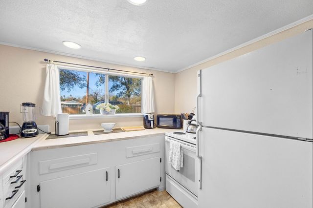 4310 Hussey Dr, Carmichael, CA 95608