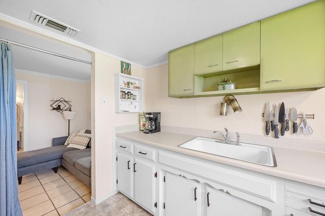 4310 Hussey Dr, Carmichael, CA 95608