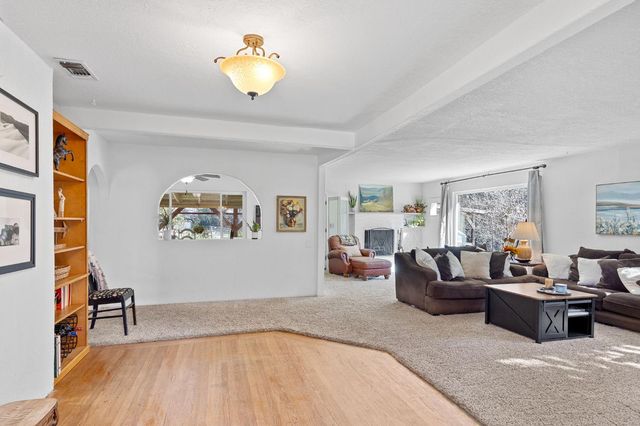 4310 Hussey Dr, Carmichael, CA 95608