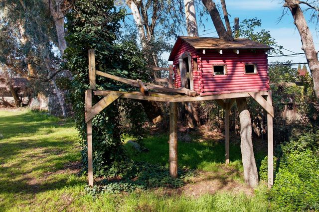 4310 Hussey Dr, Carmichael, CA 95608