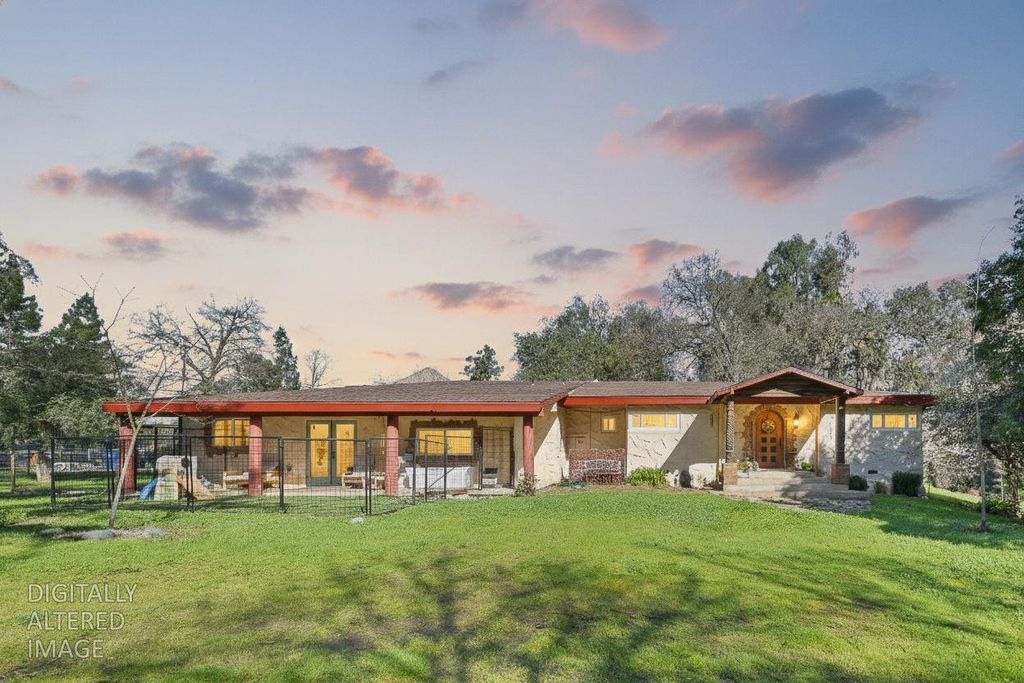 4310 Hussey Dr, Carmichael, CA 95608