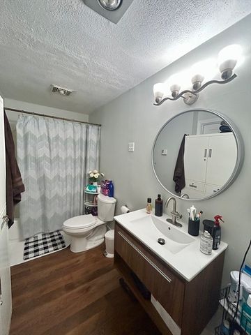 14 Leverett Ave 5, Boston, MA 02128