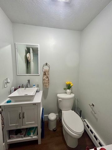 14 Leverett Ave 5, Boston, MA 02128