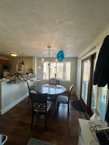 14 Leverett Ave 5, Boston, MA 02128