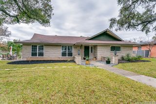 209 Glentower Dr, Castle Hills, TX 78213