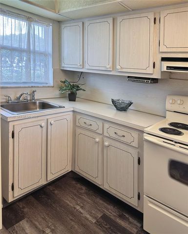 8881 Sunrise Lakes Boulevard 108, Sunrise, FL 33322
