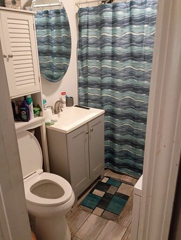 51 View St, Holyoke, MA 01040