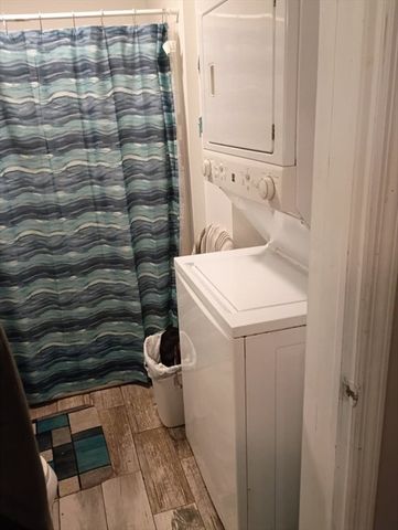 51 View St, Holyoke, MA 01040