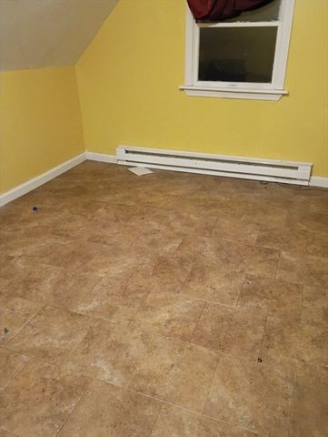 51 View St, Holyoke, MA 01040