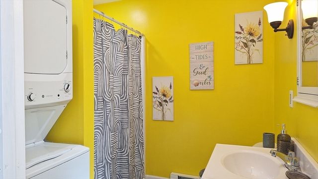51 View St, Holyoke, MA 01040