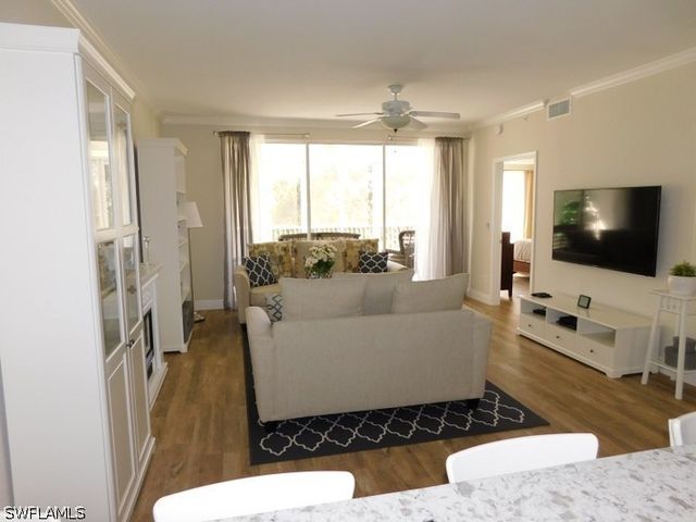 7655 Pebble Creek CIR 302, Naples, FL 34108